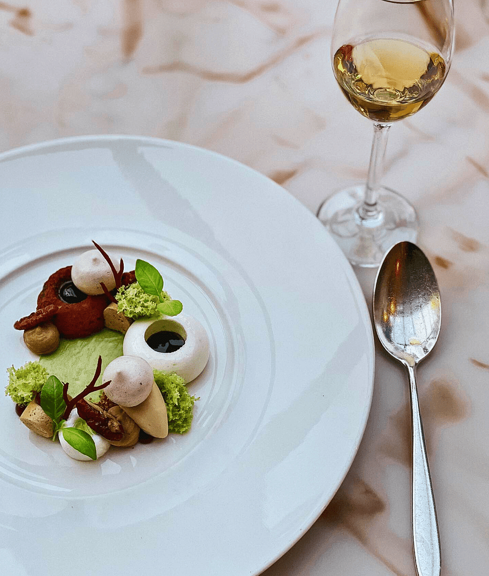 Dining at Landgoed Groot Warnsborn in Veluwe, Netherlands | Quality Lodgings