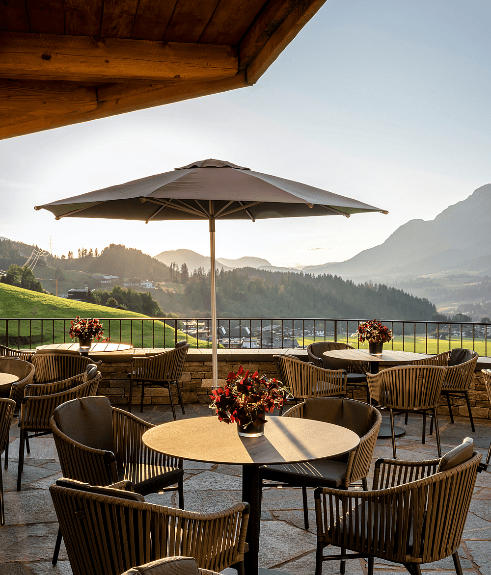 Der Bär_Hotel_Austria_Ellmau_Terrace.png