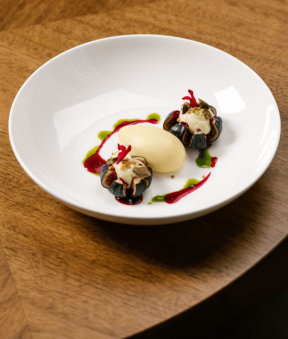 Les Salons – Seasonal Fine Dining at Château St. Gerlach | Quality Lodgings