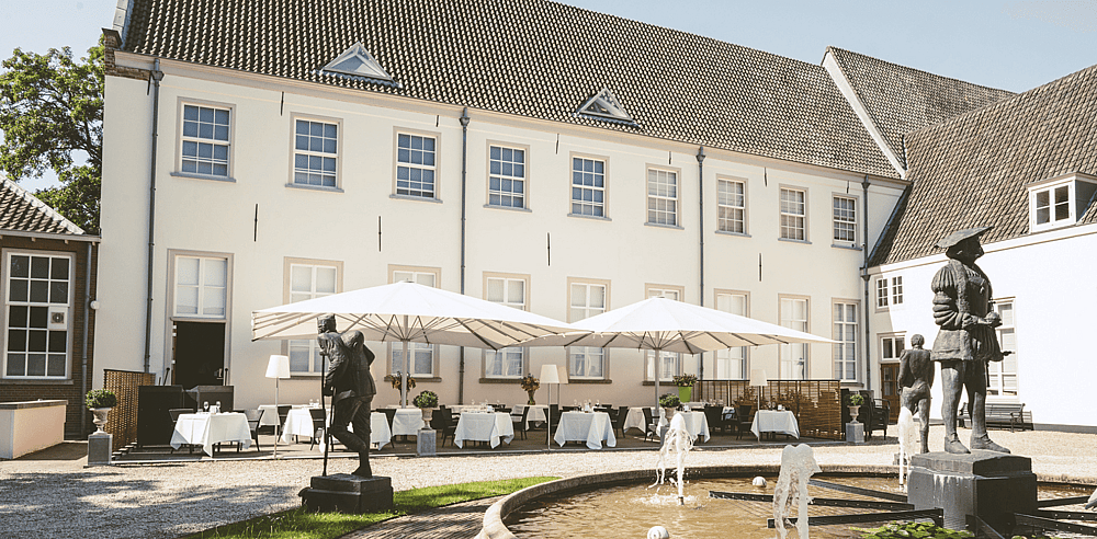 2 Grand Hotel Karel V Crops Header Website.png