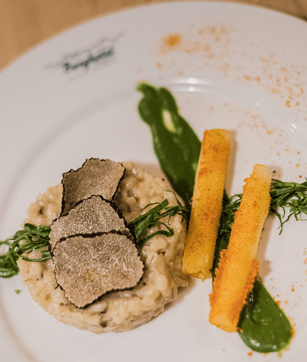 Berghotel Sexten_Dolomites_Italy_Restaurant.png