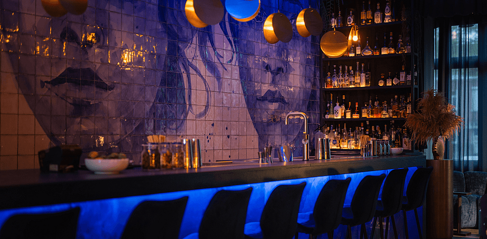 Boutique Hotels MANNA & Blue_Nijmegen_Netherlands_Bar Blue.png
