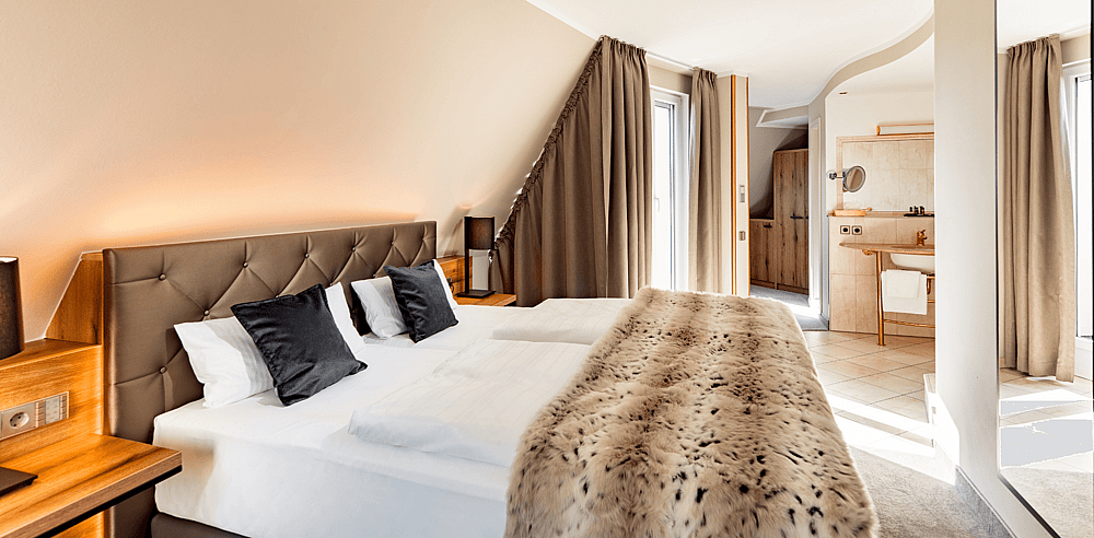 Burghotel Staufeneck_Germany_Hotel_Room.png