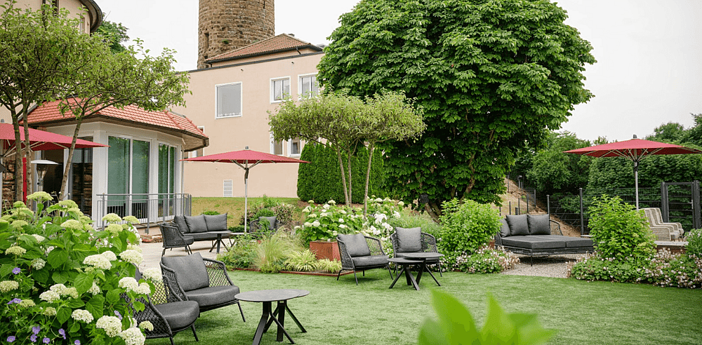 Burghotel Staufeneck_Germany_Hotel_Terrace.png
