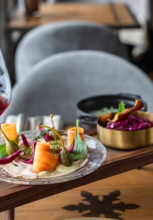 Dining at Hôtel Bella Tola – Gourmet & Bistro Experiences | Quality Lodgings