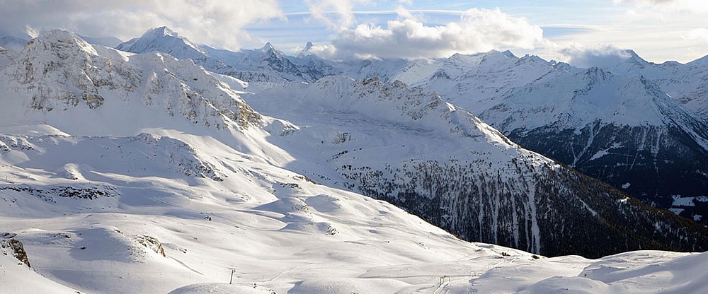 GD Hotel Bella Tola Ski St Luc 1920 x 800 pixels.jpg