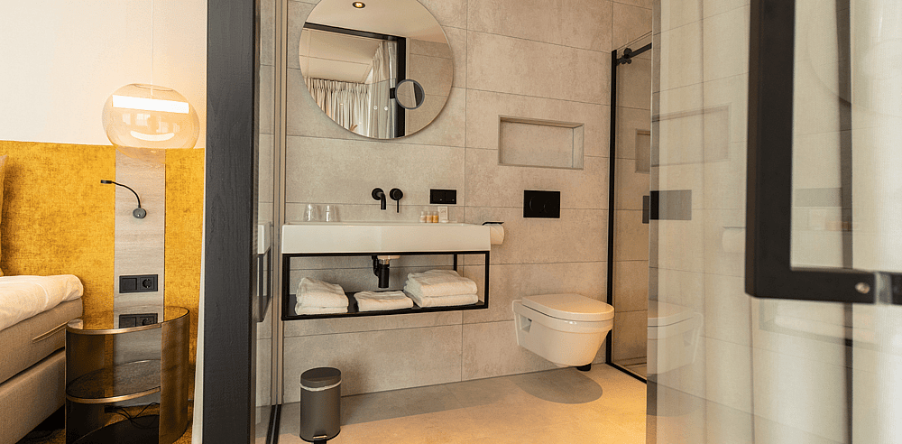 Grand Hotel Beatrix_Netherlands_Huisduinen_Bathroom.png