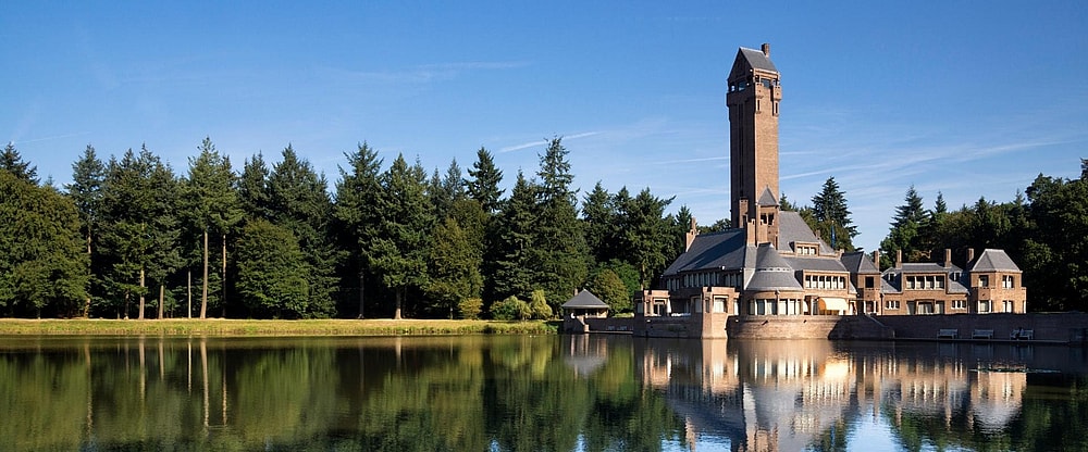 Hotel de Sterrenberg Jachthuis St Hubertus 1920 x 800 pixels.jpg