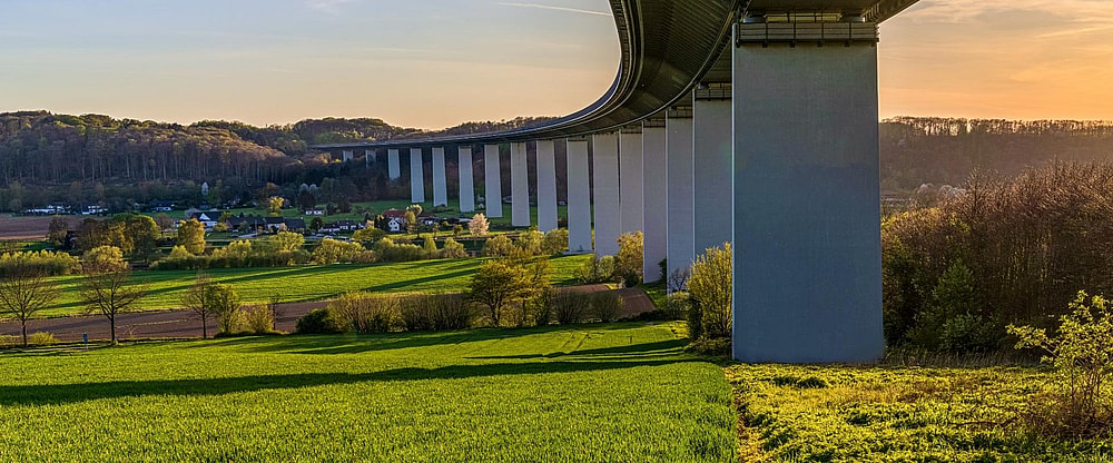 Schlosshotel hugenpoet Ruhrtal- 1920 x 800 pixels.jpg
