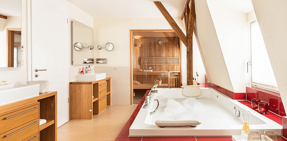 Tides_Boutique_Hotel_Norden_Germany_Bathroom.png