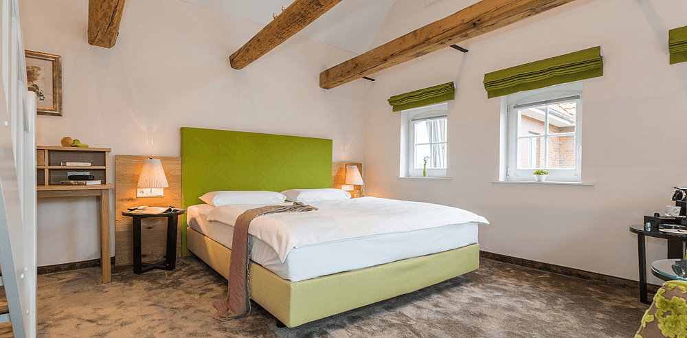 Tides_Boutique_Hotel_Norden_Germany_Courtyard.png